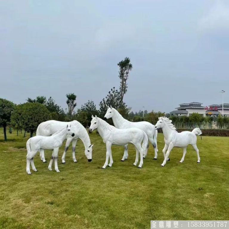 玻璃鋼仿真草坪白馬雕塑 動物馬雕塑廠家在哪里